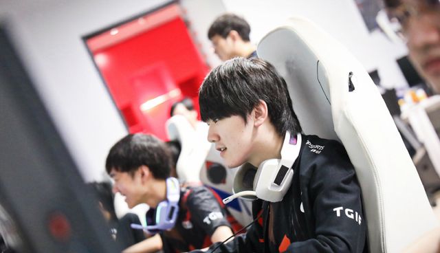 手张安就曾 手张安就曾